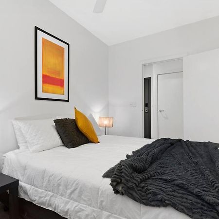 108 Astral Apartments Melbourne Exterior photo