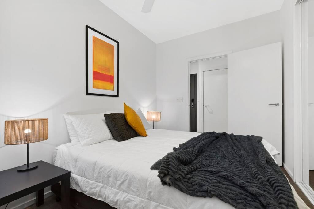 108 Astral Apartments Melbourne Exterior photo