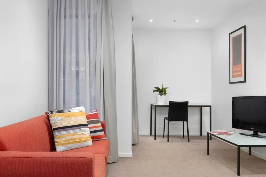 108 Astral Apartments Melbourne Exterior photo